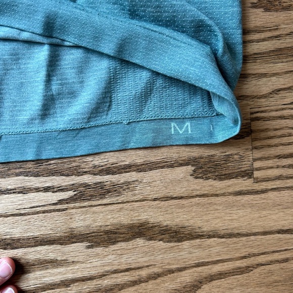 Peloton by Lululemon Green Polo Shirt Classic Design - Picture 3 of 4